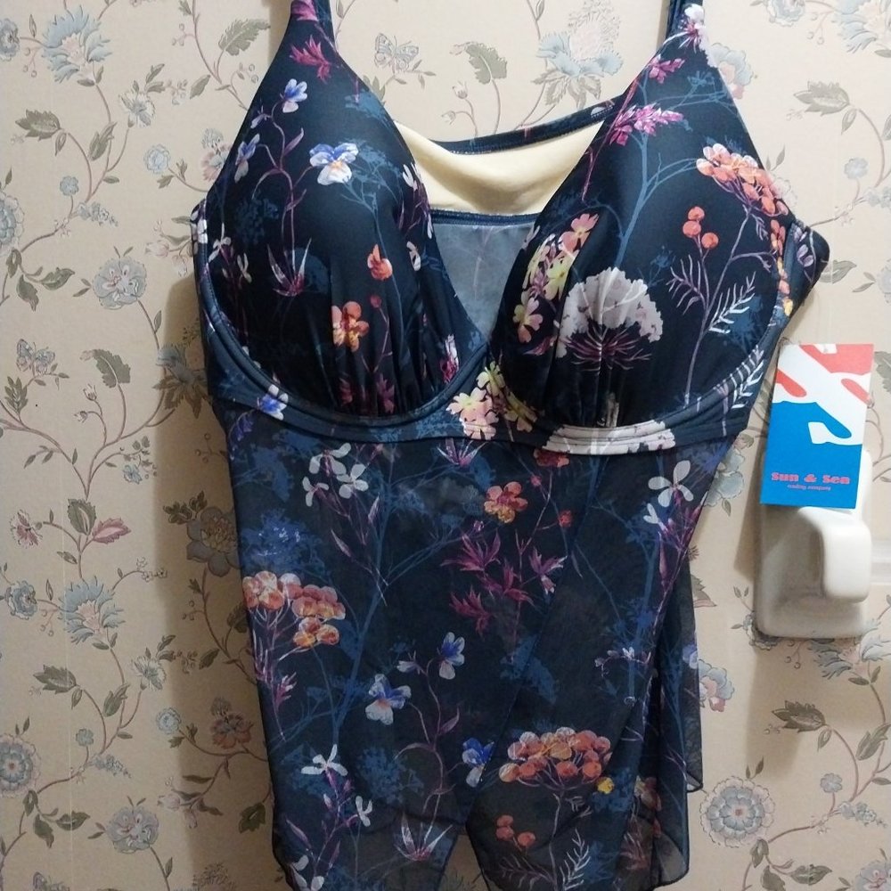 *NEW Bathingsuit (WITH TAG)